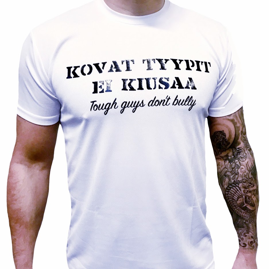 Kovat Tyypit Ei Kiusaa -paita